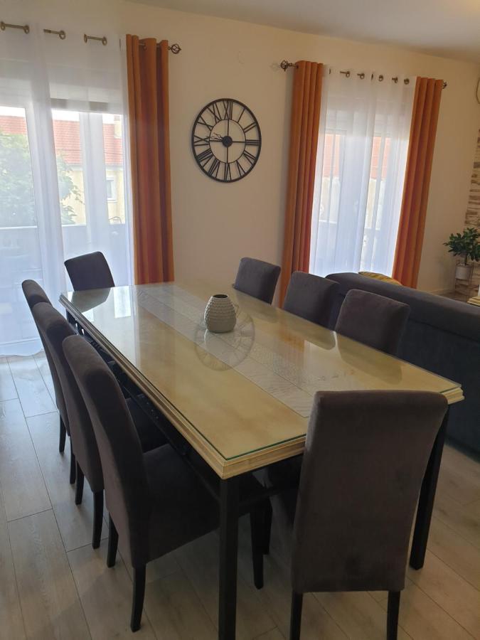 House Aurora Apartment บาร์บินเย ภายนอก รูปภาพ