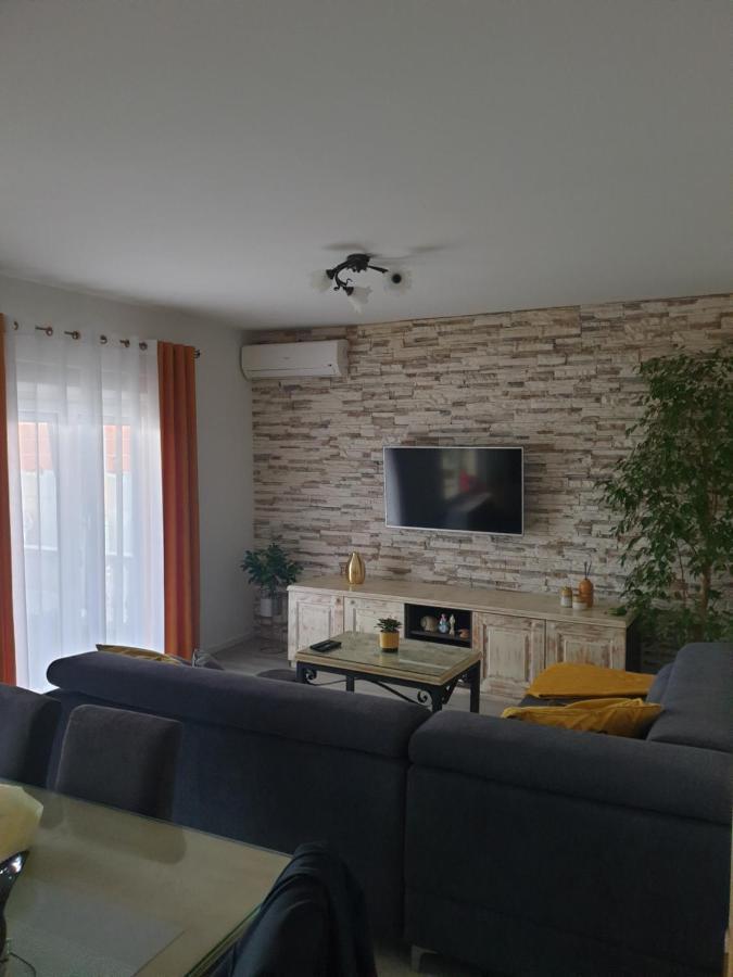 House Aurora Apartment บาร์บินเย ภายนอก รูปภาพ